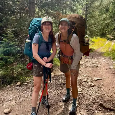 A Solo Walk Across America : The Real Travel Journey of Cheryl Strayed